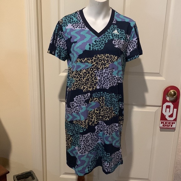 Adidas x Farm Rio Colab V neck dress. M. NWT - Picture 5 of 9